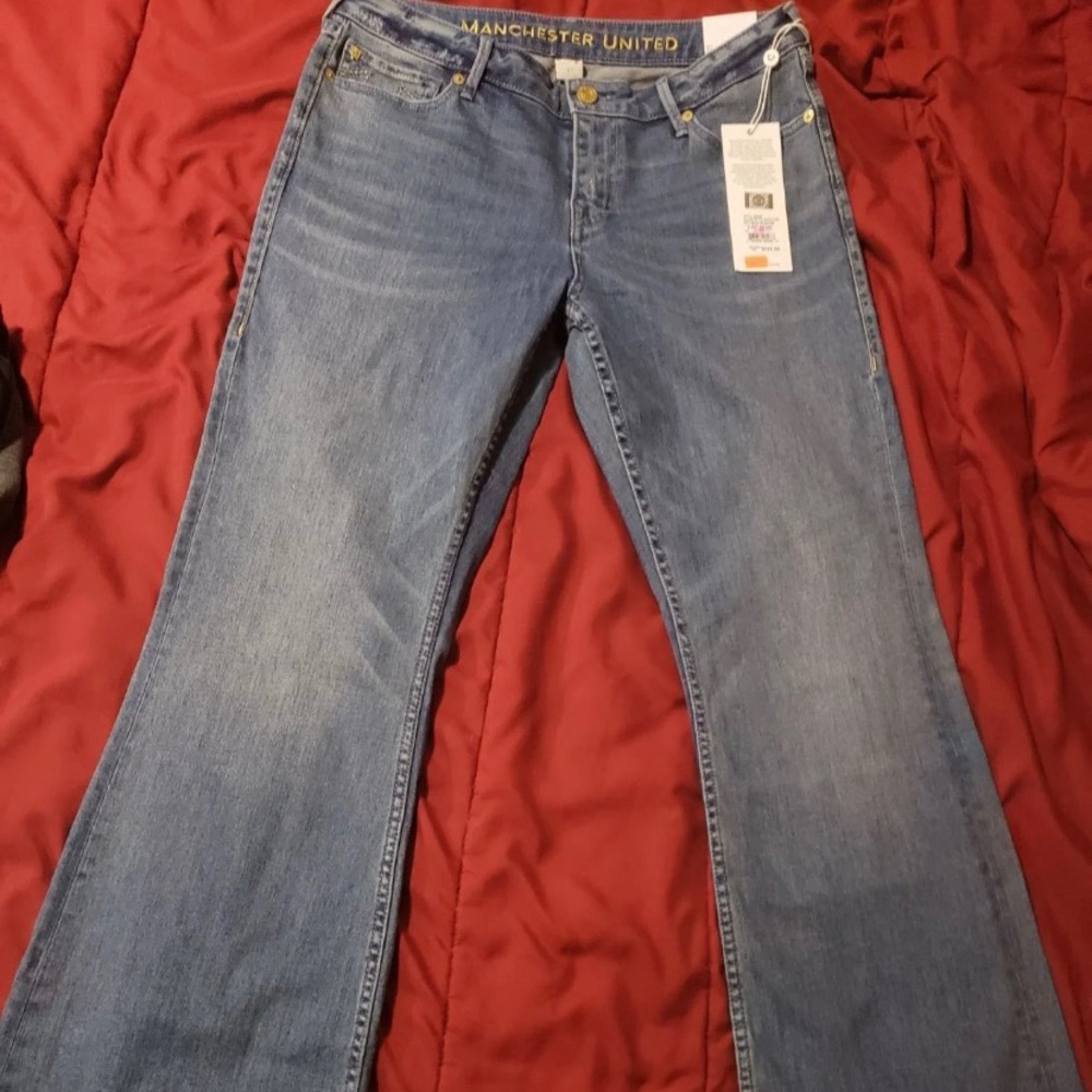 31/33 New Flare True Religion Jeans